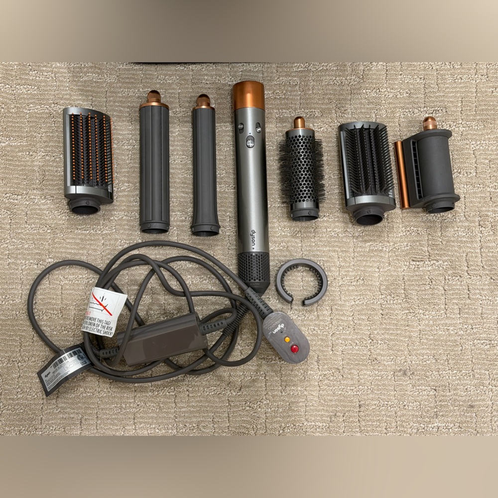 Dyson Men’s Multi-Attachment Styler in Gray and Rose Gold - Picture 11 of 13
